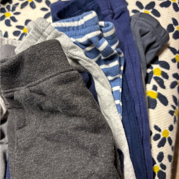 SIZE 3-6 months, 13pair Carters +old navy , Assorted Baby bottoms, Animal Prints - Picture 4 of 4